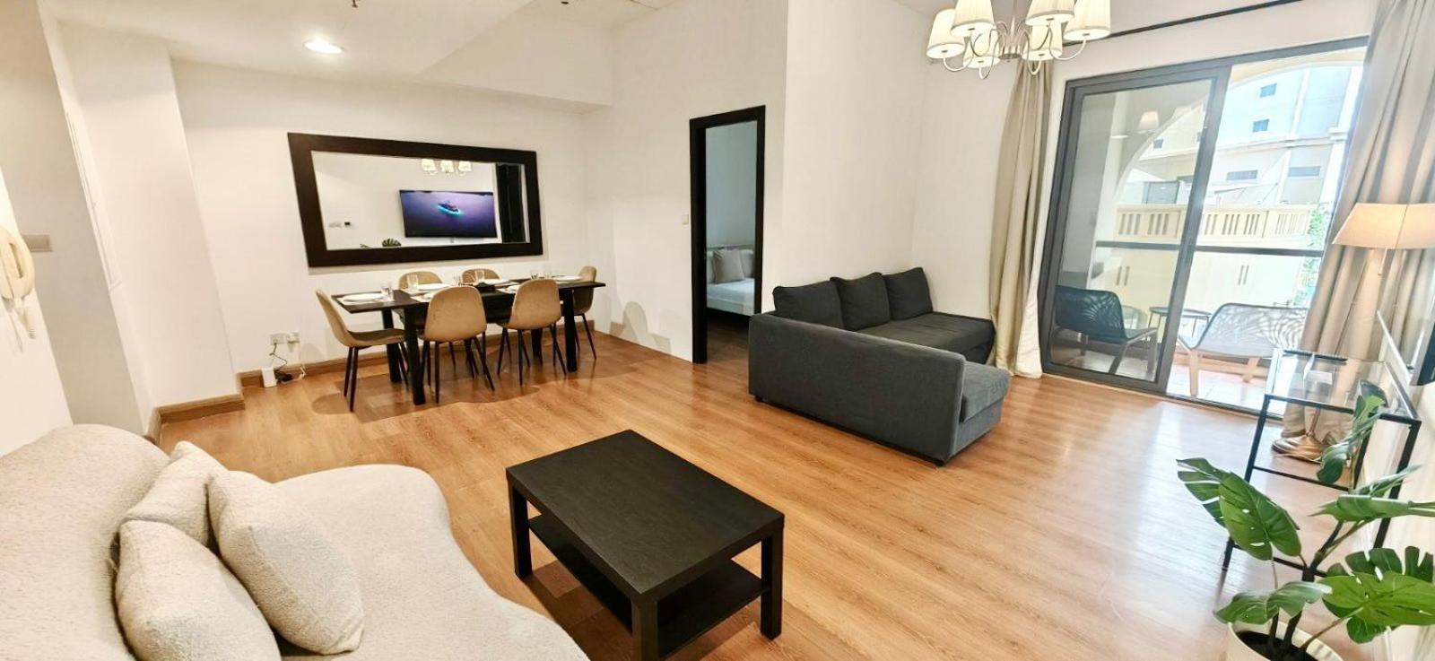Beautiful 2Br & 4Br Apartments On Jbr Beach, Walking Distance To Bluewaters Island - By Sunkissed Holiday Homes Dubaj Zewnętrze zdjęcie