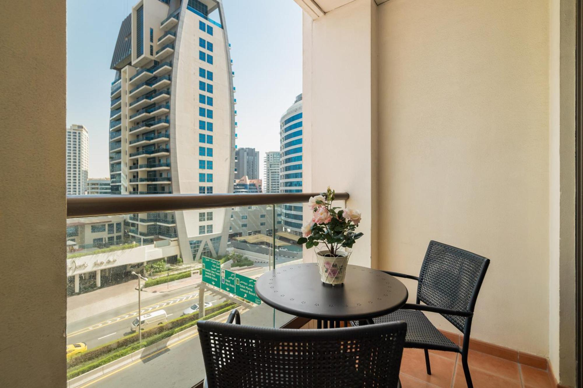 Beautiful 2Br & 4Br Apartments On Jbr Beach, Walking Distance To Bluewaters Island - By Sunkissed Holiday Homes Dubaj Zewnętrze zdjęcie