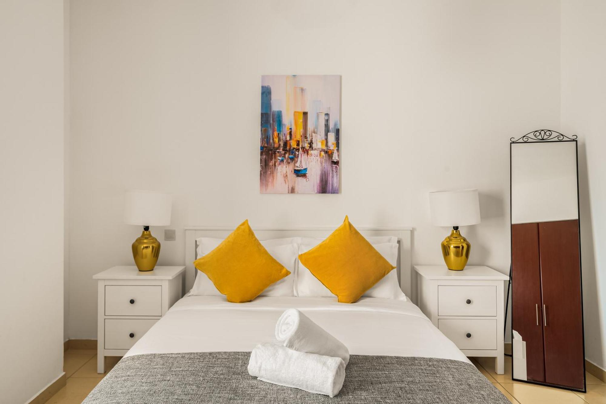 Beautiful 2Br & 4Br Apartments On Jbr Beach, Walking Distance To Bluewaters Island - By Sunkissed Holiday Homes Dubaj Zewnętrze zdjęcie